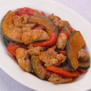 「鶏肉とかぼちゃの甘酢炒め」のレシピ動画