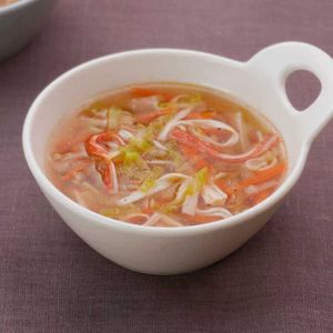「かにかまぼことキャベツの中華スープ」のレシピ動画