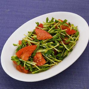 「豆苗とトマトのごまサラダ」のレシピ動画