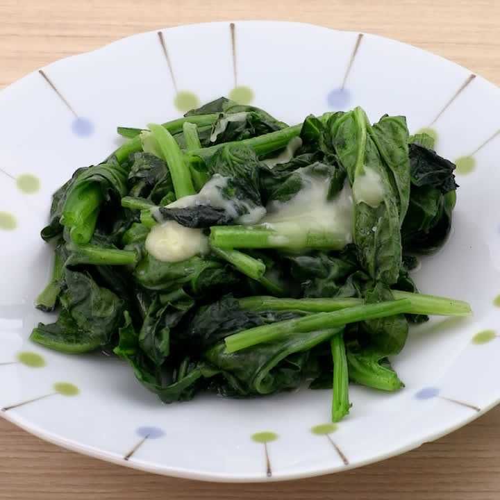 ほうれん草のチーズソテー
