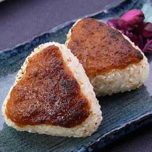 ごま入り味噌焼きおにぎり