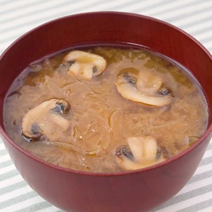 マッシュルームと玉ねぎのお味噌汁