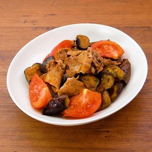 「豚肉となすのピリ辛トマト炒め」のレシピ動画