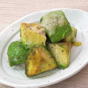 「アボカドのチーズソテー」のレシピ動画