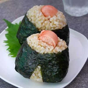 「たらこの玄米おにぎり」のレシピ動画