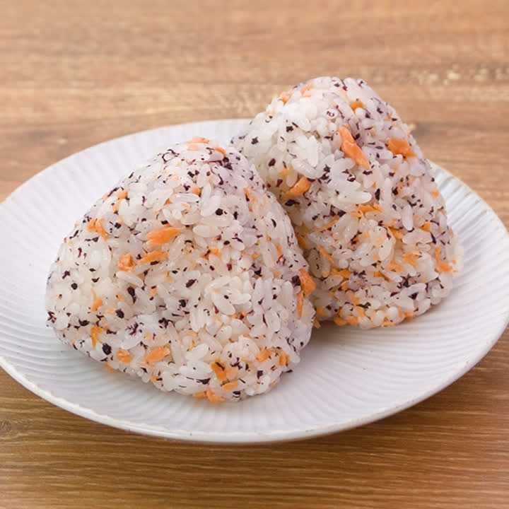 鮭とゆかりのおにぎり