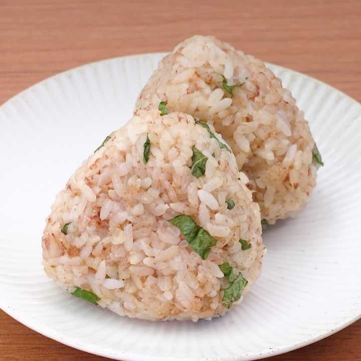 おかかと大葉のおにぎり