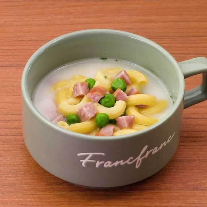 ソーセージとグリーンピースのカップスープパスタ