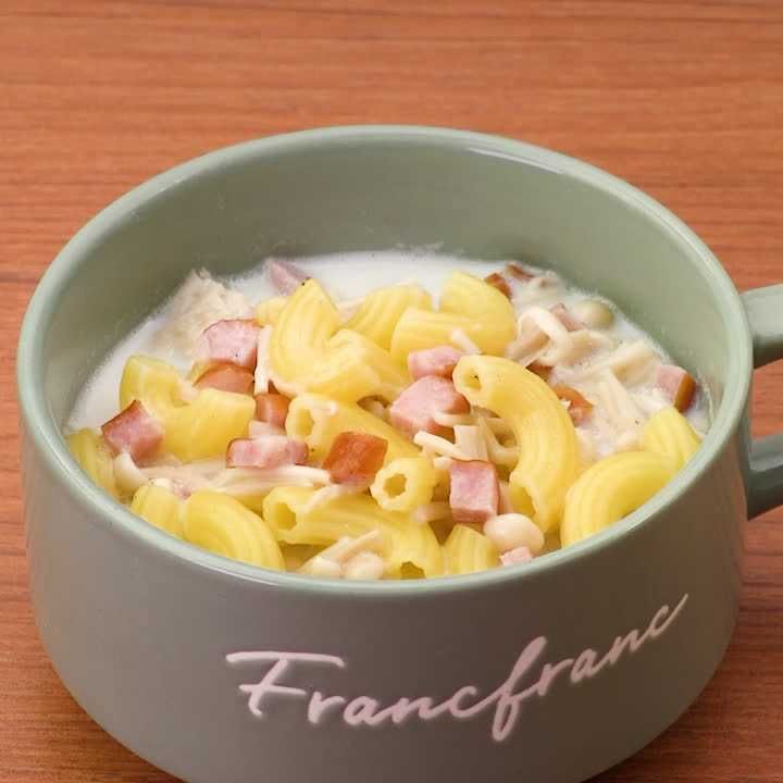 ソーセージとえのきのミルクスープパスタ