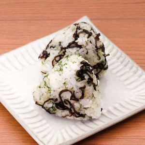 「塩昆布と青のりのおにぎり」のレシピ動画