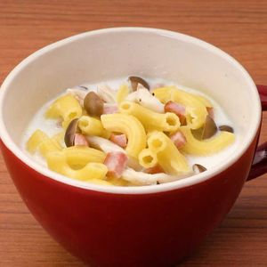 「ソーセージとしめじのミルクスープパスタ」のレシピ動画