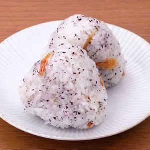 桜えびとゆかりのおにぎり