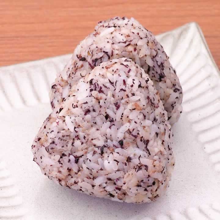 おかかとゆかりのおにぎり