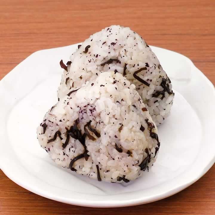 塩昆布とゆかりのおにぎり