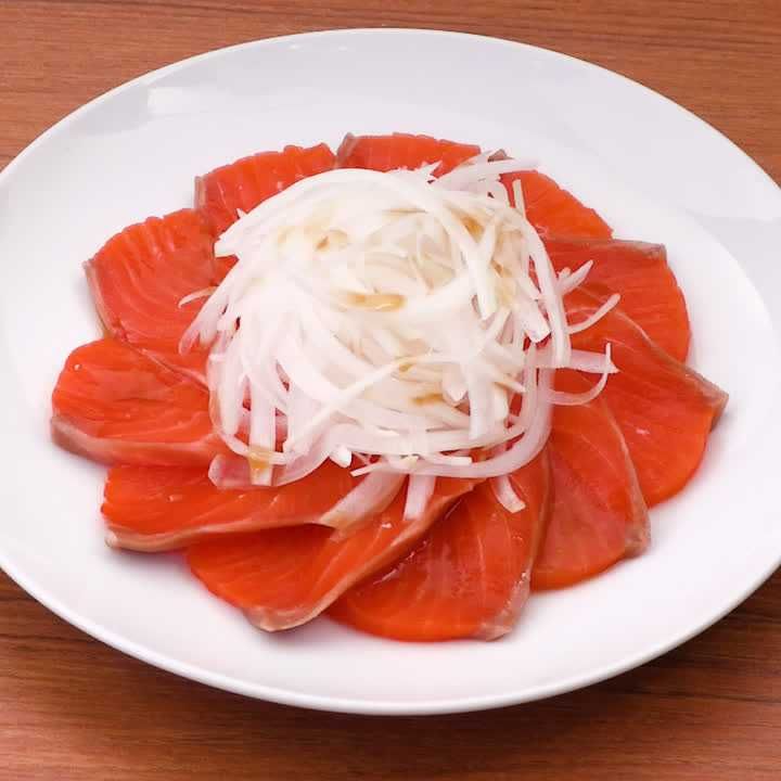 サーモンのカルパッチョ(ポン酢風味)