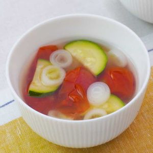「ズッキーニとミニトマトの中華スープ」のレシピ動画