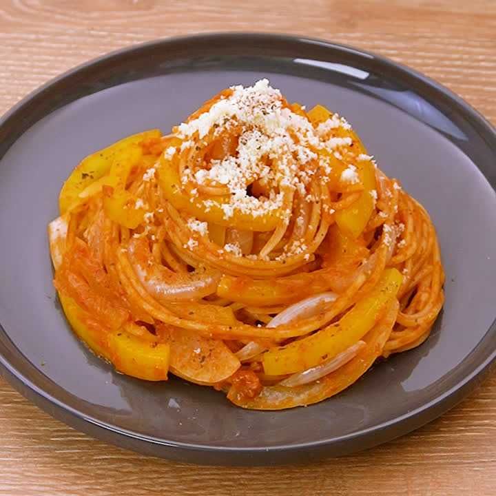 パプリカのミートソースパスタ