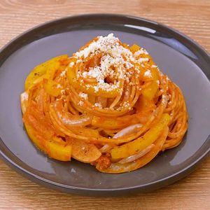「パプリカのミートソースパスタ」のレシピ動画