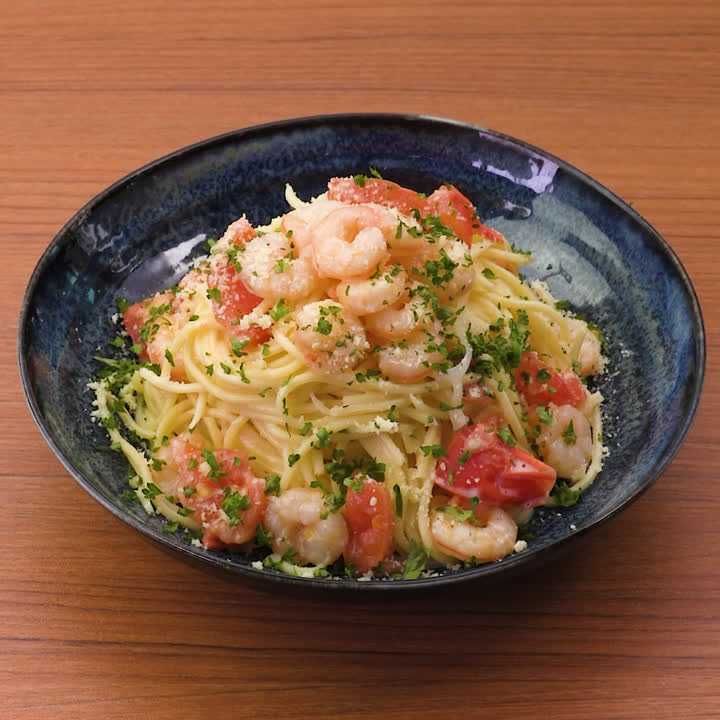エビとトマトのクリームパスタ