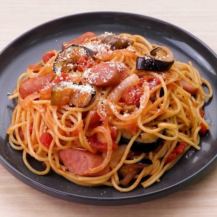 ソーセージとなすのトマトパスタ