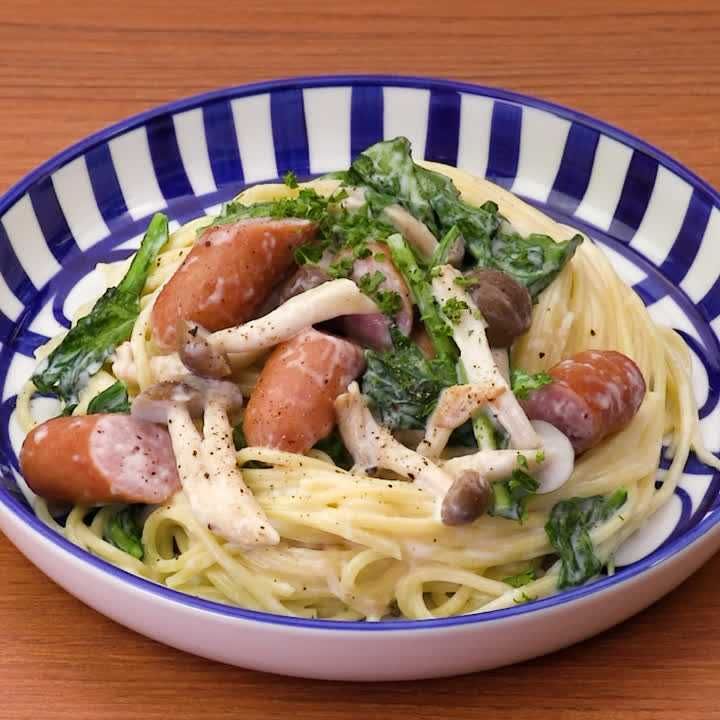 ソーセージとルッコラのクリームパスタ