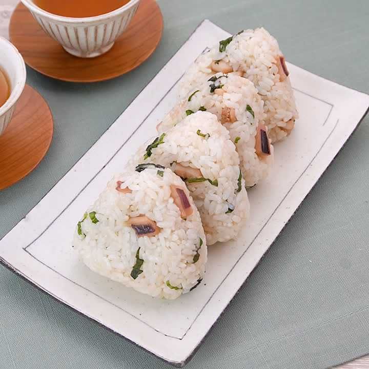イカと大葉の混ぜ込みおにぎり