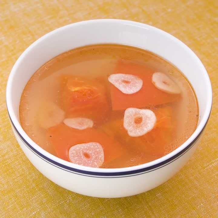 にんにくとトマトのスープ