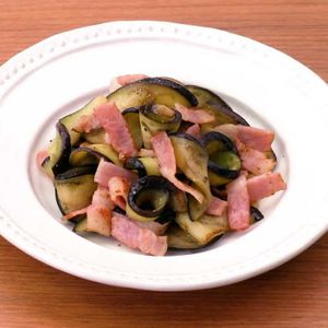 なすとベーコンのバターソテー