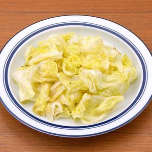 キャベツの塩こしょう炒め