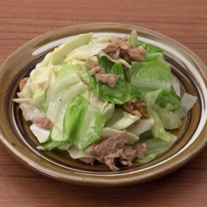 キャベツとツナの塩炒め