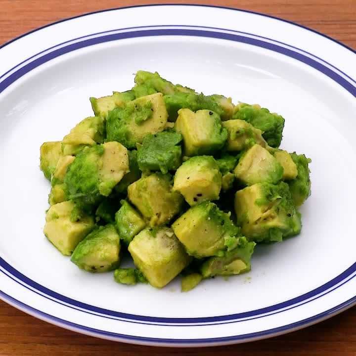 アボカドの塩こしょう炒め