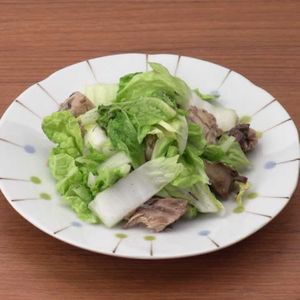 「白菜とサバ缶の塩炒め」のレシピ動画