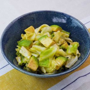 「アボカドとキャベツのわさびあえ」のレシピ動画