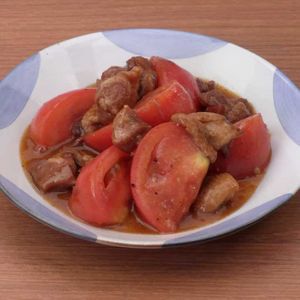 トマトと焼き鳥缶のタレ炒め