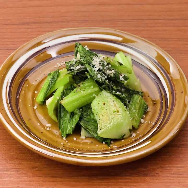 チンゲン菜のチーズ炒め