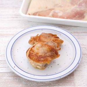「下味冷凍 鶏もも肉のレモンコンソメマリネ」のレシピ動画