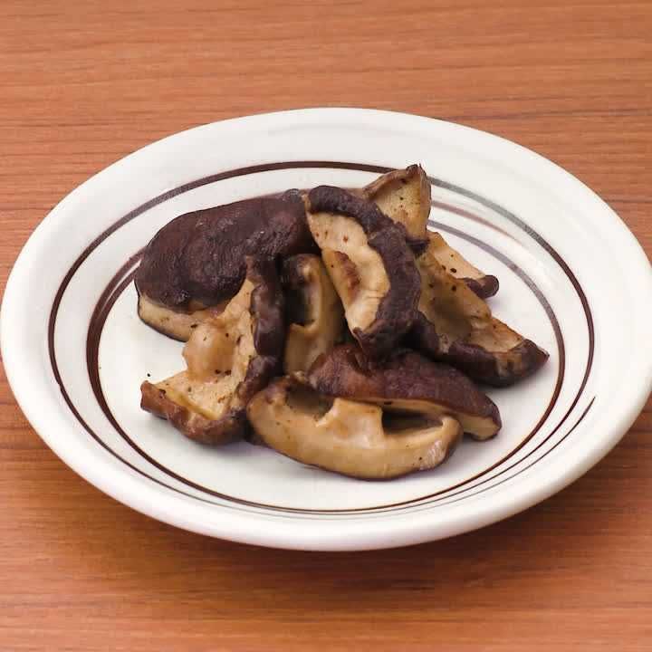 しいたけの塩こしょう炒め
