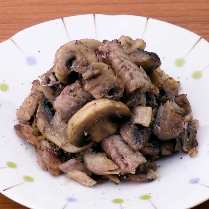 マッシュルームとサバ缶の塩炒め