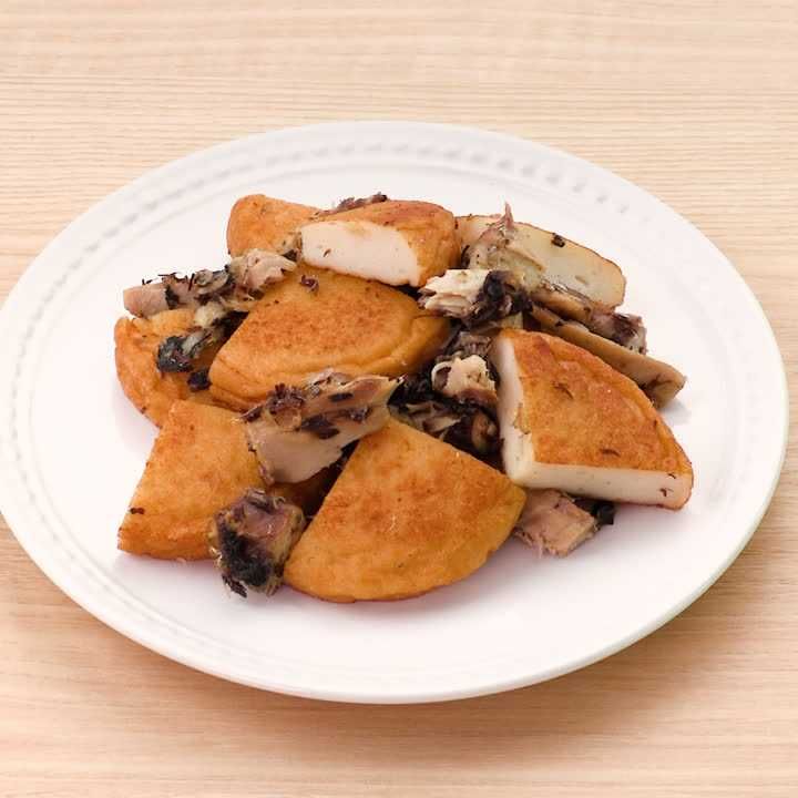 さつま揚げとサバ缶の塩炒め