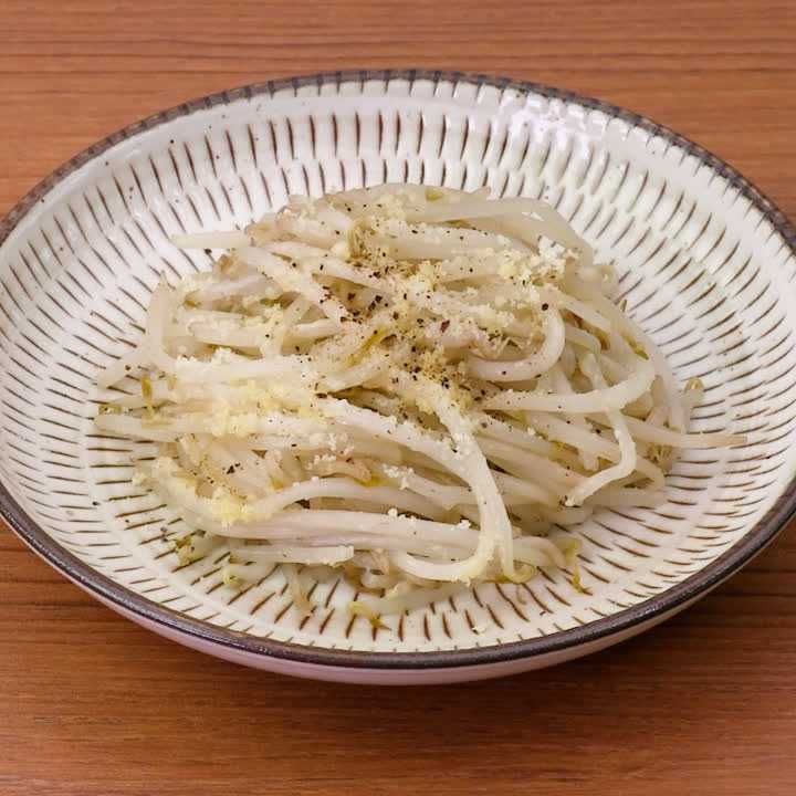 もやしのチーズ炒め