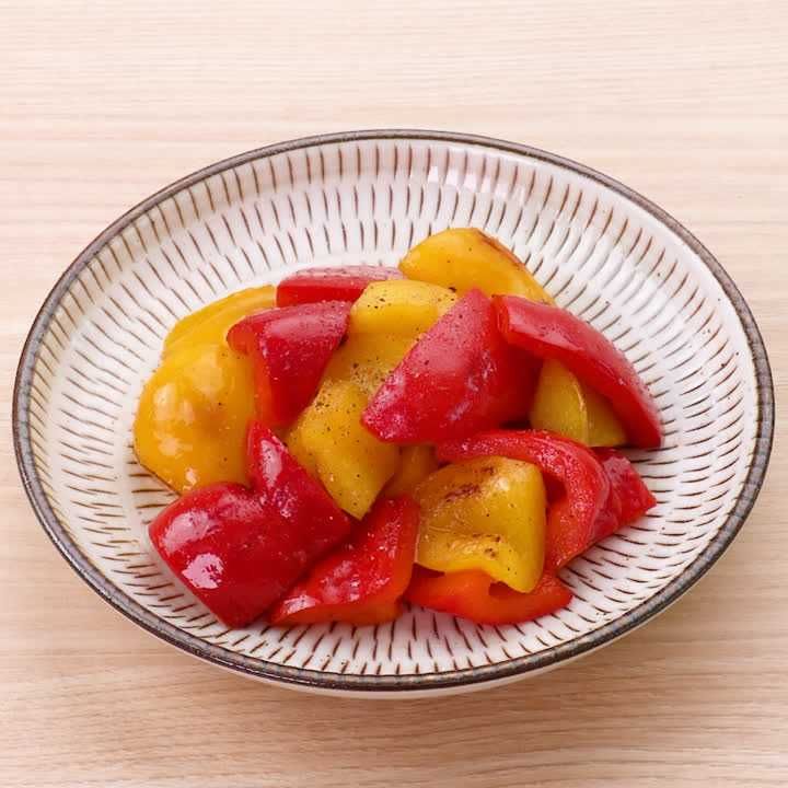 パプリカの塩こしょう炒め