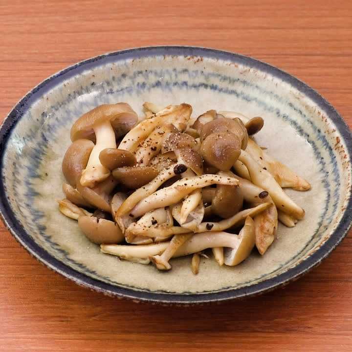 しめじの塩こしょう炒め