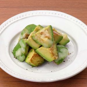 「アボカドのポン酢チーズソテー」のレシピ動画