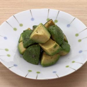 「アボカドのポン酢炒め」のレシピ動画