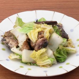 「白菜とサバ缶のポン酢炒め」のレシピ動画