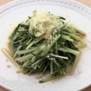 「水菜の粉チーズポン酢炒め」のレシピ動画