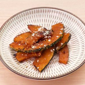 「かぼちゃの粉チーズポン酢炒め」のレシピ動画