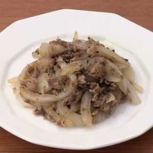玉ねぎとサバ缶のポン酢炒め