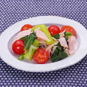 「ハムとごぼうのガーリックあえ」のレシピ動画