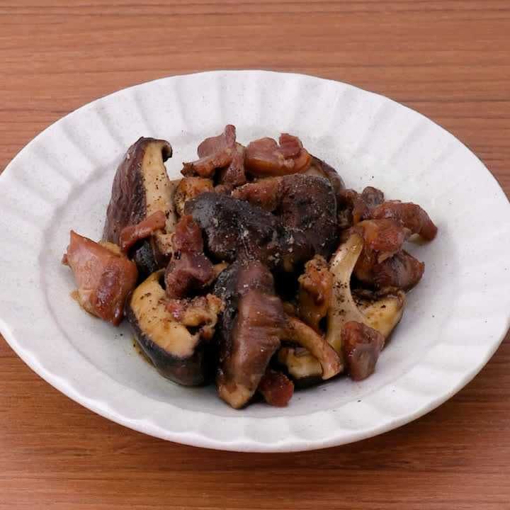 しいたけと焼き鳥缶のごま油炒め